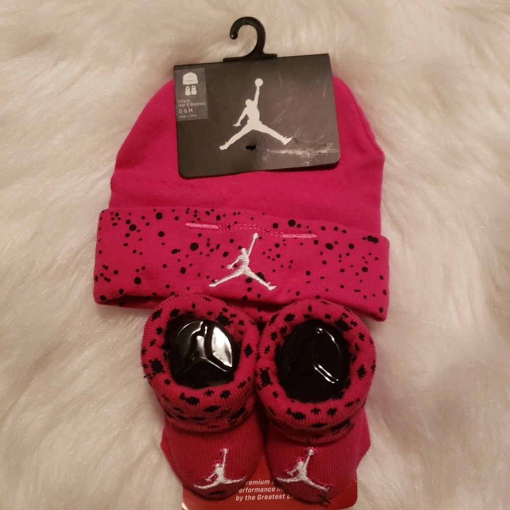 NWT Jordon Infant hat and booties